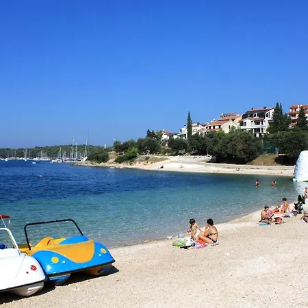 With A Parking Space - 19628